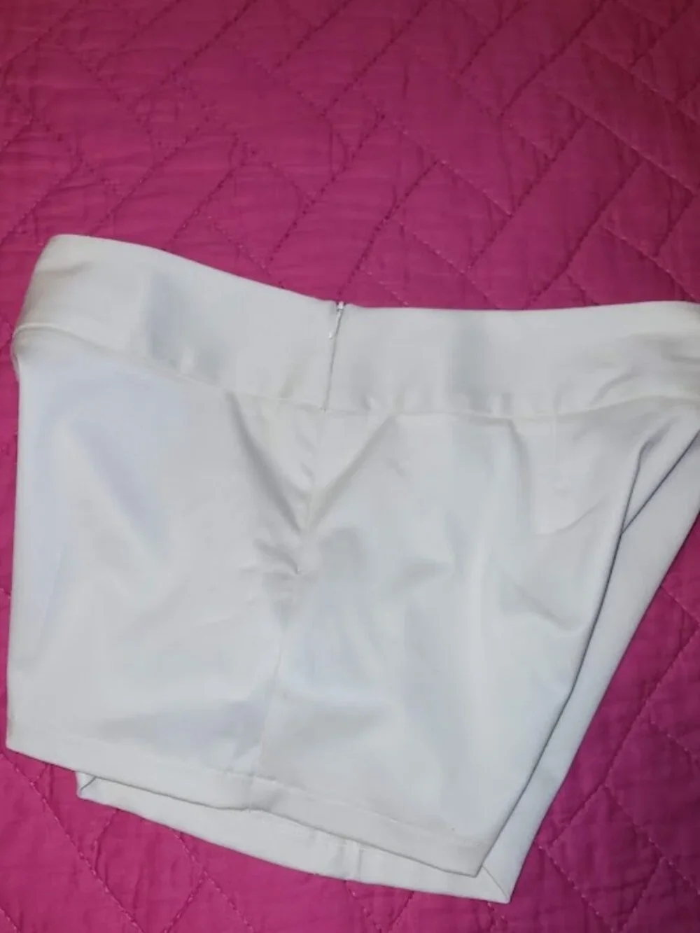 Trina Turk Off White Shorts Women's Size 10 Side Zip Stretch Made in USA